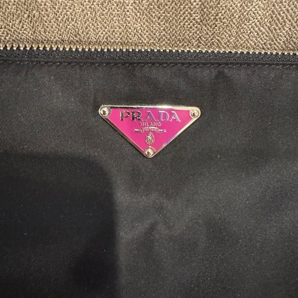EUC 100% Authentic Prada Nylon and Leather Purse - Picture 4 of 10